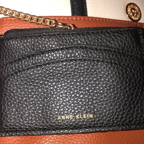 NWT ANNE KLEIN "GABBY BUCKET" BROWN LEATHER TOTE - Picture 3 of 8